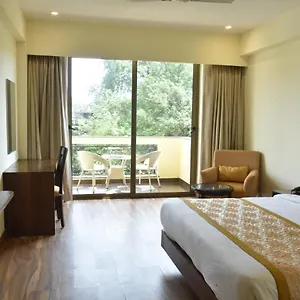 Bells , A Unit Of De Balneaire Hotel 4*