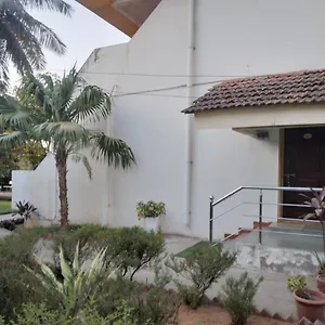 Residency 3* קלנגוטה