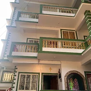 River House Apartment *