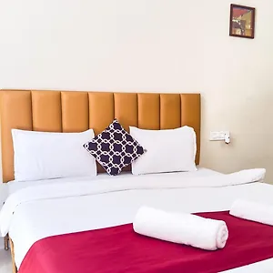 Leela Candolim 2*