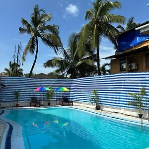 Hotel Holiday Beach Resort 3*