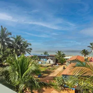 Roseal Beach Front Homestay