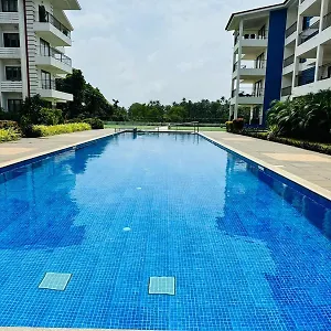 05-jenvin Luxury Homes - Pool View 2bed Apartment, North Goa Apartment