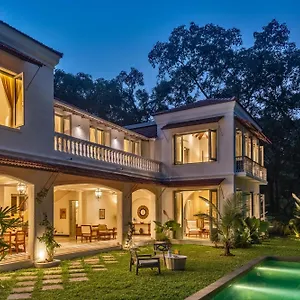 Lluvia Villa *