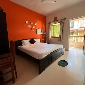 Quirkystays- 2bhk With Swimming Pool & Kitchen * Candolim