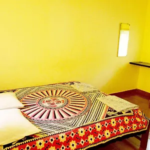 Yellow House Hotel