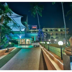 Fabhotel Prime Neelam The Glitz 3*