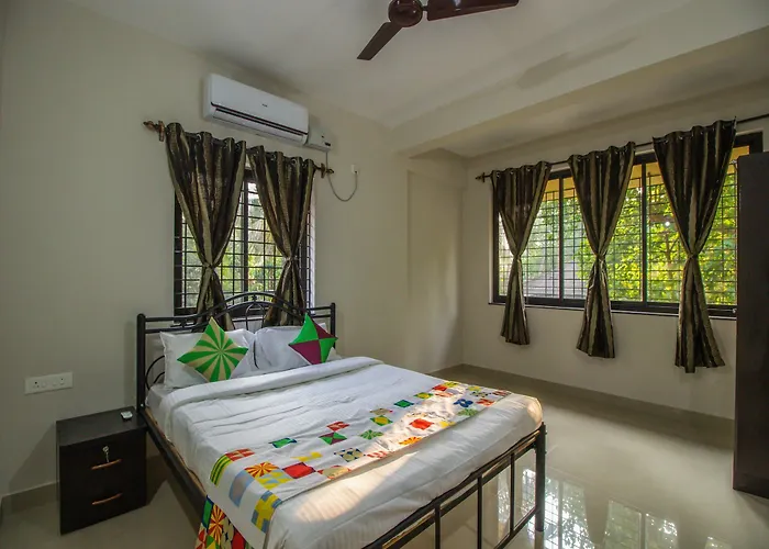 Oyo 11349 Home Sunny 2Bhk Siolim photo