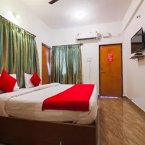 Fullmoon Place Candolim