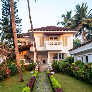 Villa Casablanca, River-touch 3bhk By The Beach By Roamhome