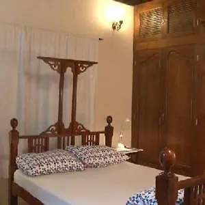 Stain Glass Homestay *