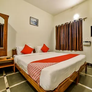 Oyo Flagship 10424 Bigg Daddy Hotel Candolim