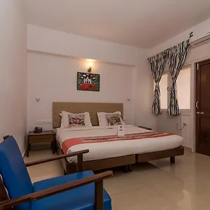 Hotel Oyo 10240 Mayfair 1 3*