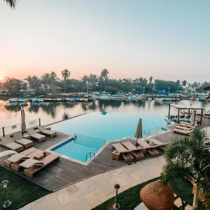 Acron Waterfront Resort Baga