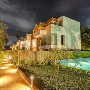 Artistic Forest View In With A Personal Caretaker Villa