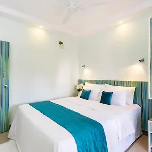 Serene Escape: Beachside 1bhk With Pool & Garden Views Colva