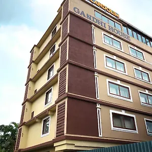 Hotel Nova By Sudhanand, 4*