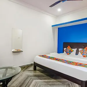 Hotel Leisure Time *