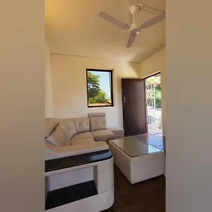 Guest house D Ecke A Rustic Conner View Hideout!