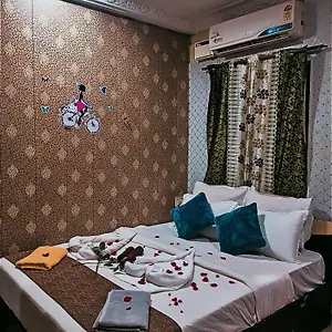 Daddy Small Guest house *