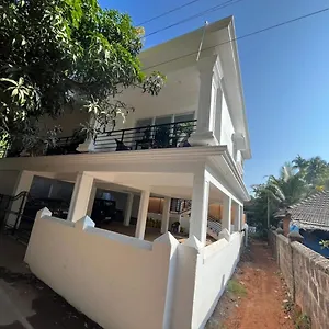 Ocean's Edge By Vincen Guest house *