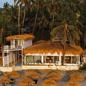 Aqua Ashwem Hotel *