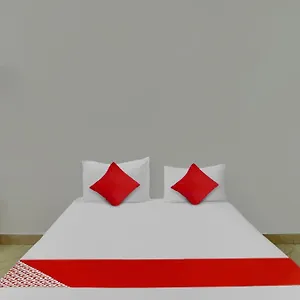 Flagship K S Small Town Hotel Mandrem