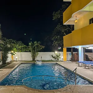 酒店 La Costa Residency 2*