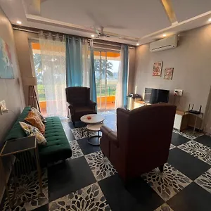 Sandy Toes 2 Bhk Facing Paddy Field , Pool Available And Walking Distance To Beach Varca
