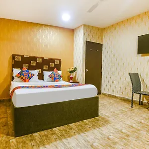 Hotel Fabhotel Dolphin 3*