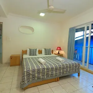 Rossio' Pool + Garden, Steps From Apartment Calangute