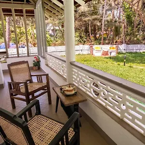 Seaside Serenity: Lilia Villa Arossim