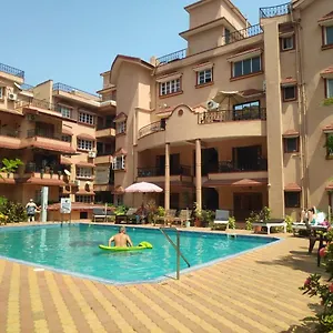 Family Near Baga Apartment