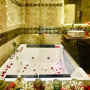 1bhk Jacuzzi In