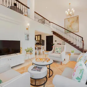 Grosvenor House By Hireavilla - 3bhk Duplex With Pool In Assagao