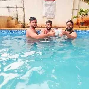 Zelosena By Rnb In Calangute * Vagator