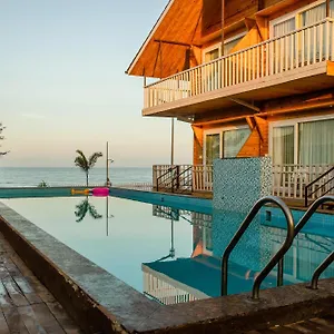 Dallas The Beach Front * Goa Vieja