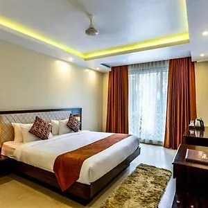 Golden Plateau Hotel 3*