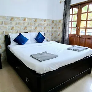 Saldhana Palms 1 Apartment
