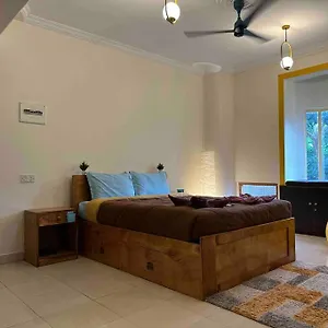 B4 Family In The Heart Of Candolim Apartment *