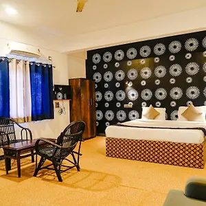 Hotel Fabexpress Paroza Calangute