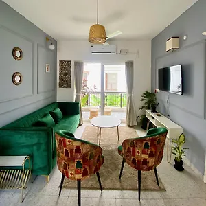 Apartment Cozy Modern In