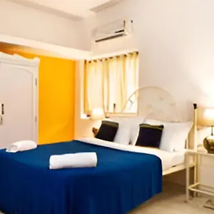 Ronne's 3bhk With Kitchen At