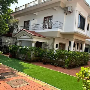 Papa John-calangute Villa *