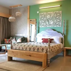 Kudrats Nook -seaview Bohemian Apartment Canacona