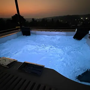 아파트 Elite Residency Ponda