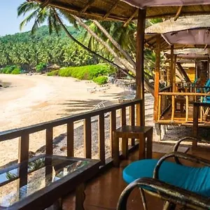 Resort Little Cove Yoga Retreat Cola