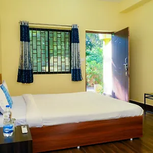 Beachwaves Hotel