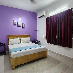 Krishna Holidays Apartment *