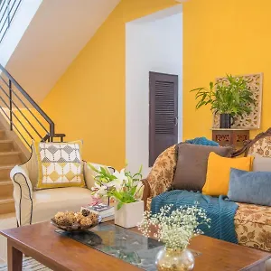 Frangipani 4br With Pool & Field View